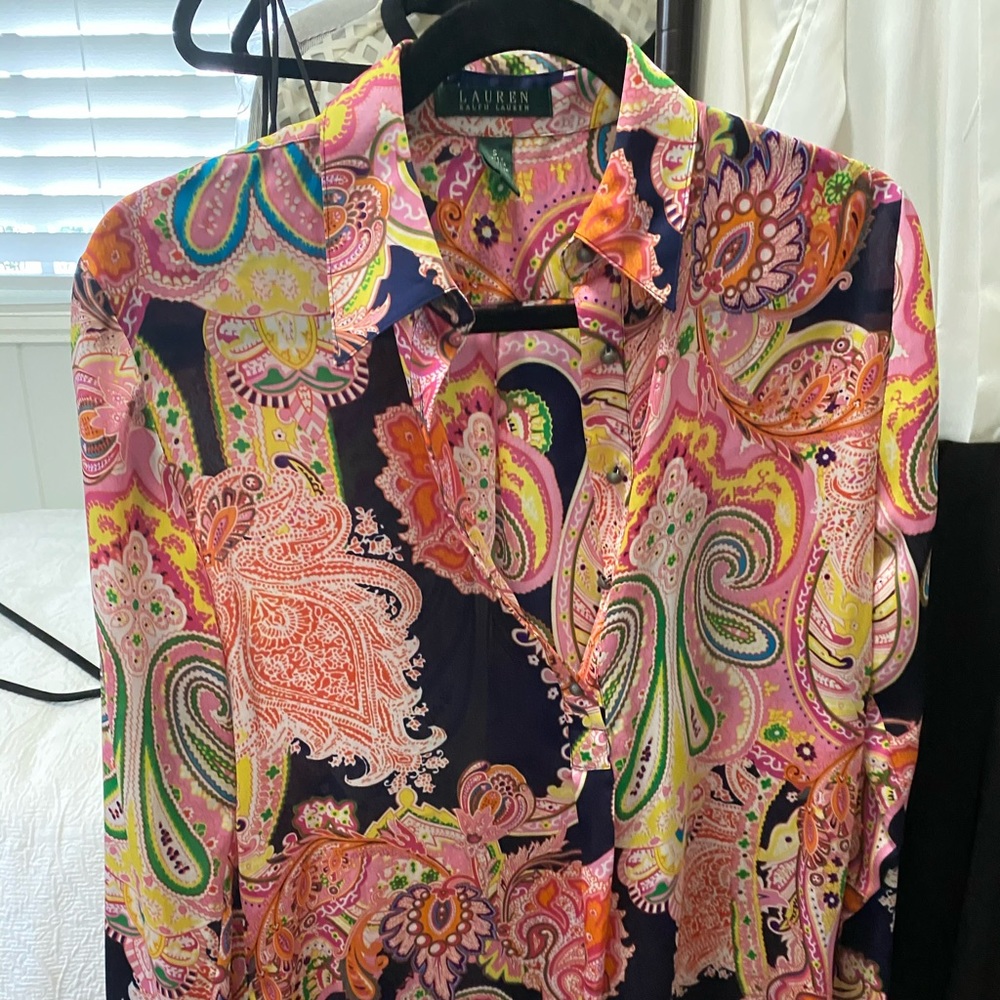 Perfect spring or summer Ralph Lauren blouse